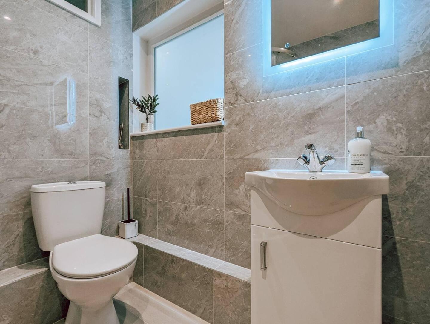 The Springwell Apartment Near Farringdon 런던 외부 사진